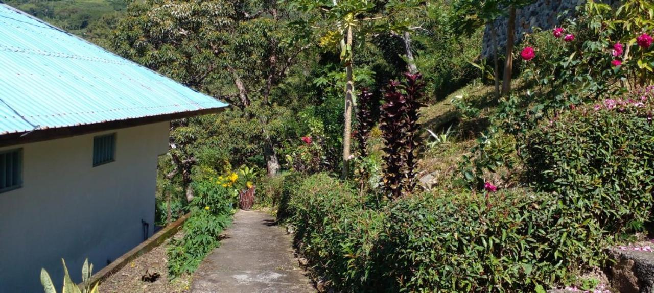 Farila Lodge Kelimutu Exterior photo